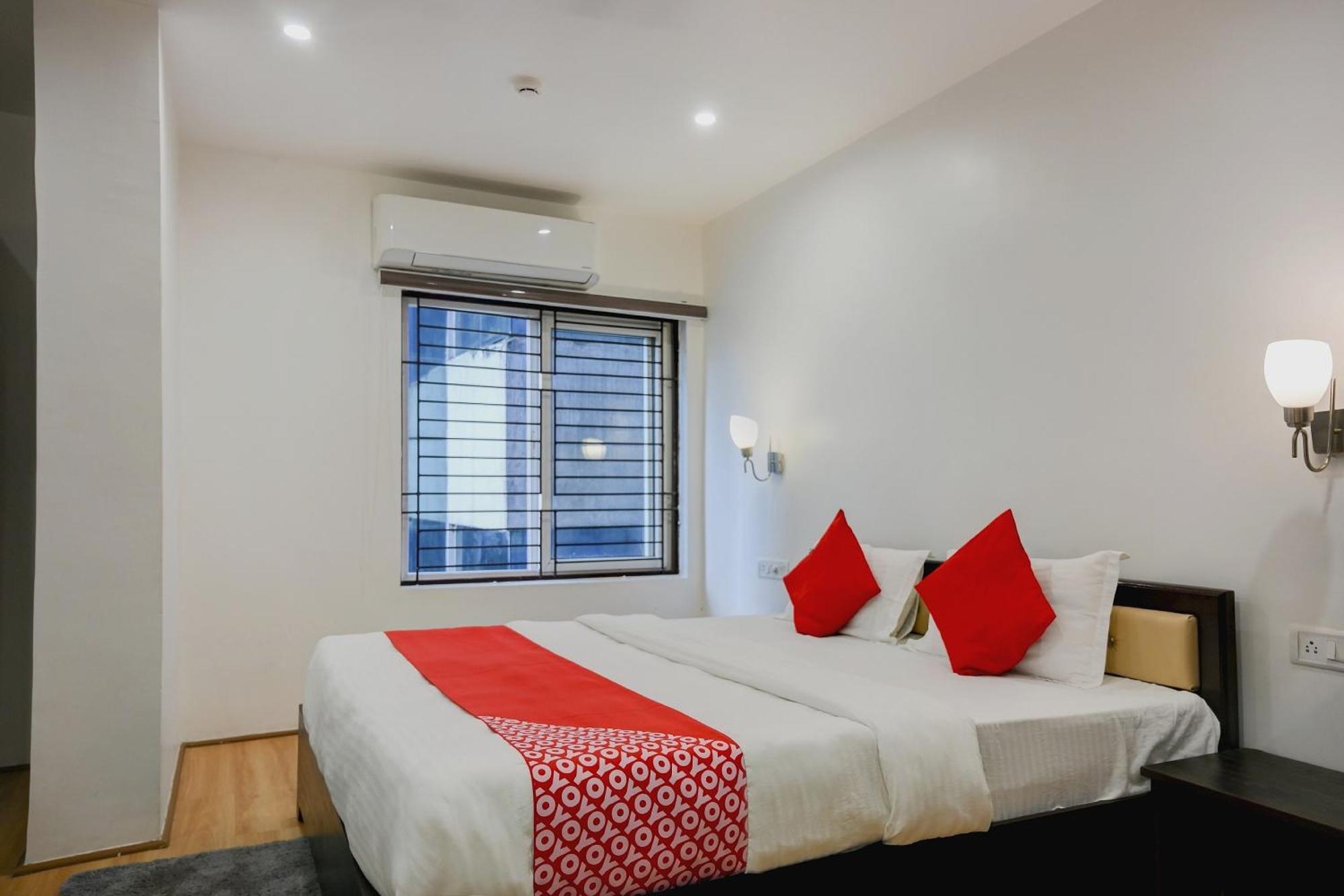 Super Town House Hi5 Aditya International Hotel Bhubaneswar Exterior photo